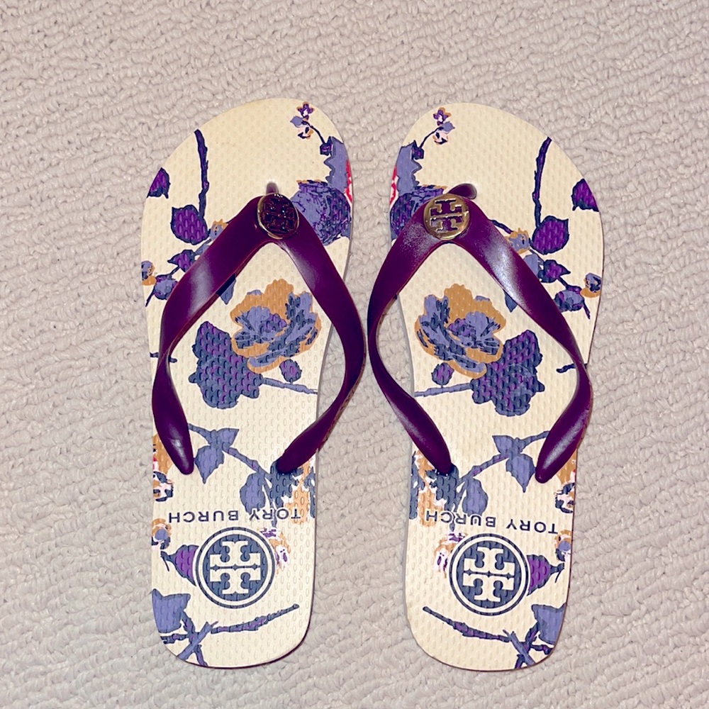 Tory Burch violet pansy flip flops 6 M